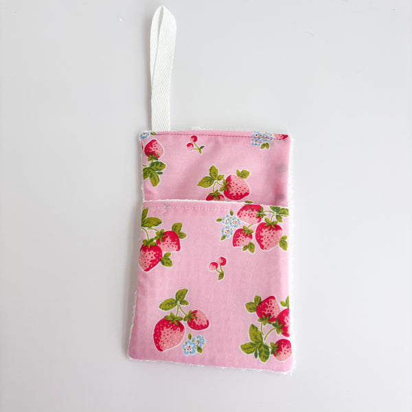 2 in 1 Exfoliating Soap Saver - Strawberries