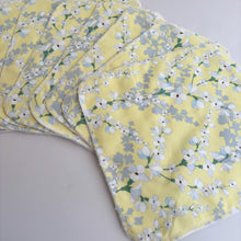 Load image into Gallery viewer, Reusable Kitchen Towels (Pack of 8) - Lemon Floral