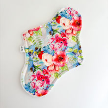 Load image into Gallery viewer, Premium Wrap Cloth Sanitary Pad (with Zorb®) -  9.5&quot; - Floral - Moderate