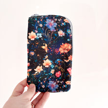 Load image into Gallery viewer, Sunny Saver Case - Floral