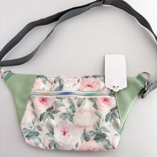 Load image into Gallery viewer, Bum bag - Pink Flowers
